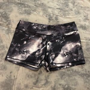 EUC - 2.5” Short I am Becoming